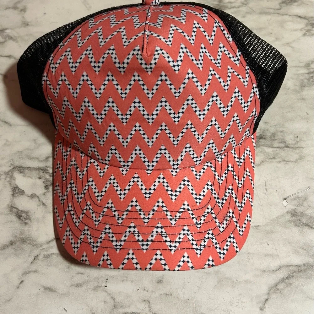 NWT Design Hat/Cap - Picture 2 of 6